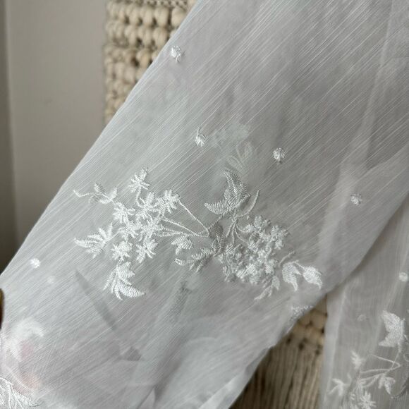 Guess Sheer Ivory Embroidered Blouse XS - Picture 3 of 6